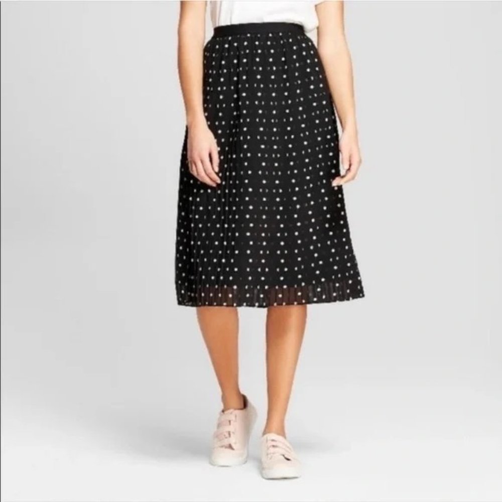 Black and white polka dot midi skirt pleated